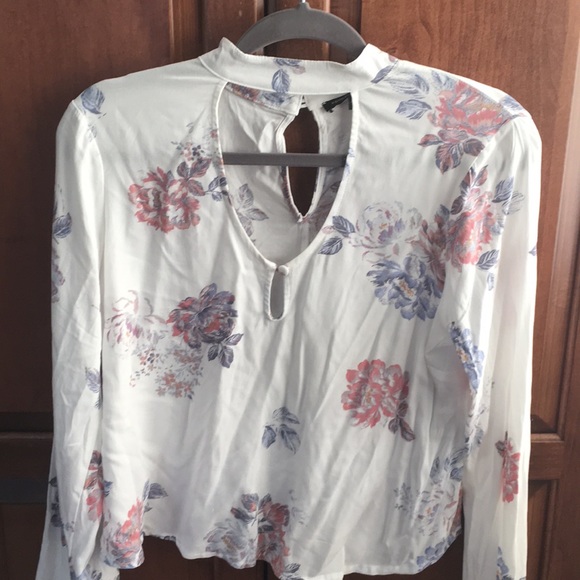 Floral Kendall & Kylie Top - Picture 3 of 3